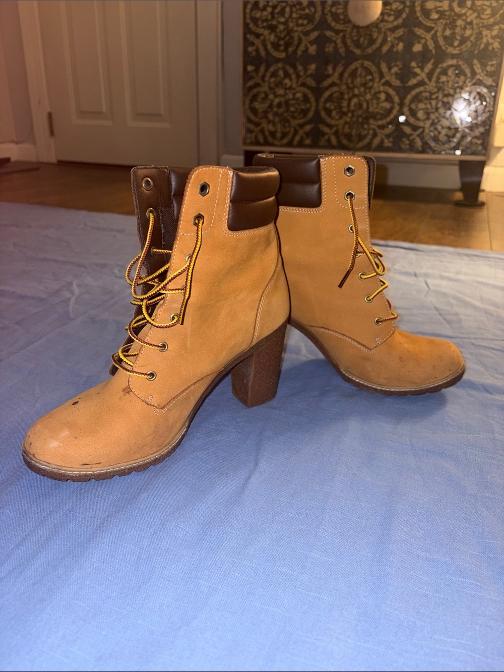 Timberland Women's Ortholite Ankle 6” Heel Size 10 Suede Lace-Up Block Boots
